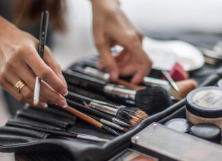 Make-up-Artists verraten: Mit diesen Tricks frischt ihr das Make-up richtig auf