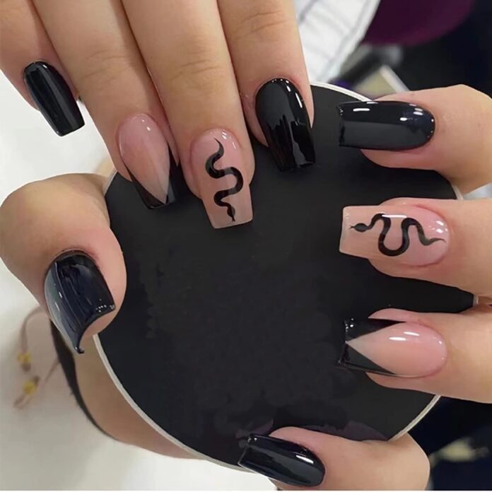 Medium Square Black Press on Nails, Artificial Acrylic Fake Nails with Snake Patterns Designs Full Cover Reusable Coffin French False Nails Set Women DIY Glue on Nails Stick on Nails for Nail Art