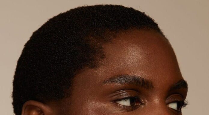 Dewy Highlight Glossy Cheek Glow
