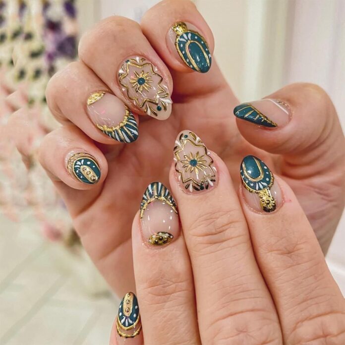 Short Almond Press on Nails Star Fake Nails French Tip False Nails with Designs Glue on Nails Artificial Acrylic Nails for Women Manicure Art 24 Pcs