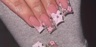 Press on Nails Medium Square Fake Nails Pink False Nails with Flower Design Glue on Nails Rhinestone Full Cover Stick on Nails French Tip Acrylic Nails Bling Artificial Nails for Women Manicure 24Pcs